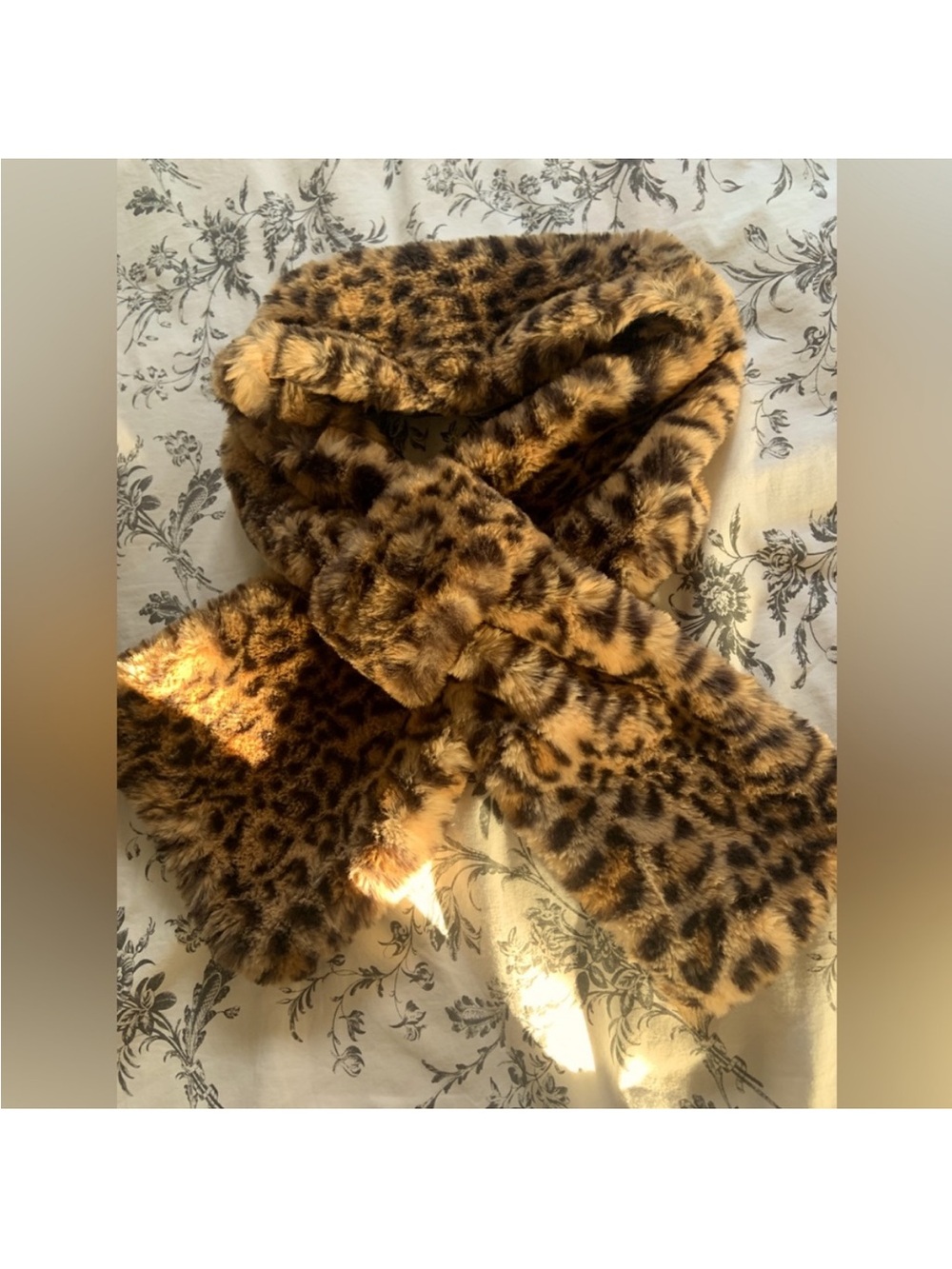 Cozy like new faux fur scarf
